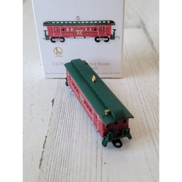 Hallmark Leonel Nutcracker root baggage coach 2012 ornament Xmas train - Picture 2 of 7